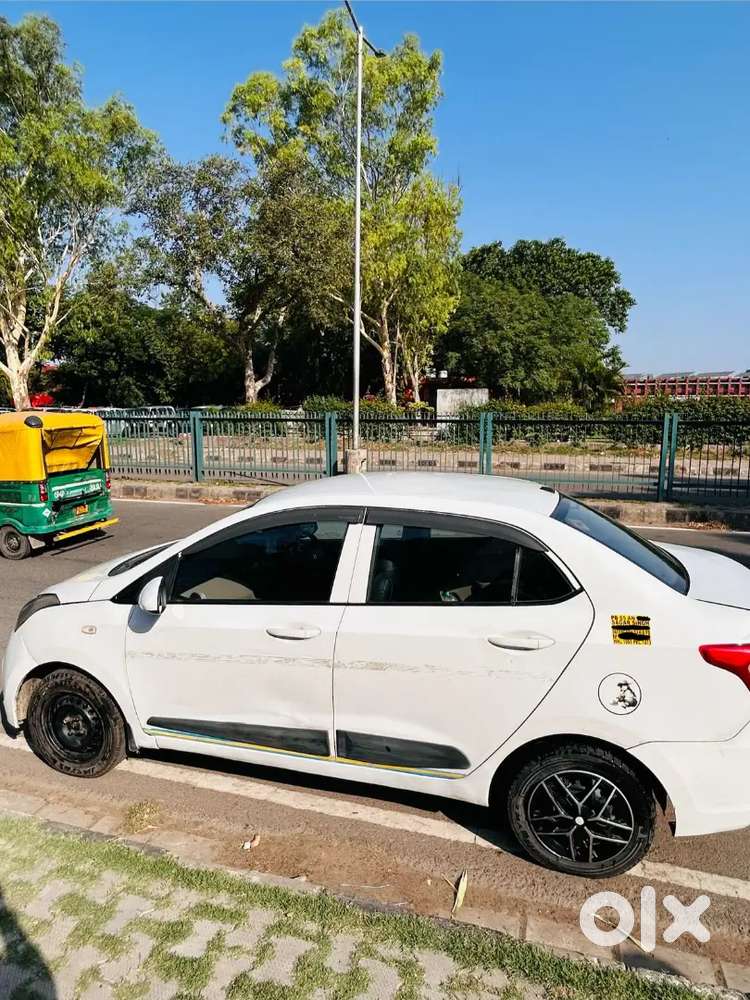 Hyundai Xcent Petrol 2017 Variant