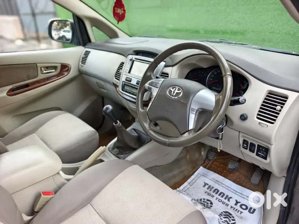 Toyota Innova 2.5 V 2012