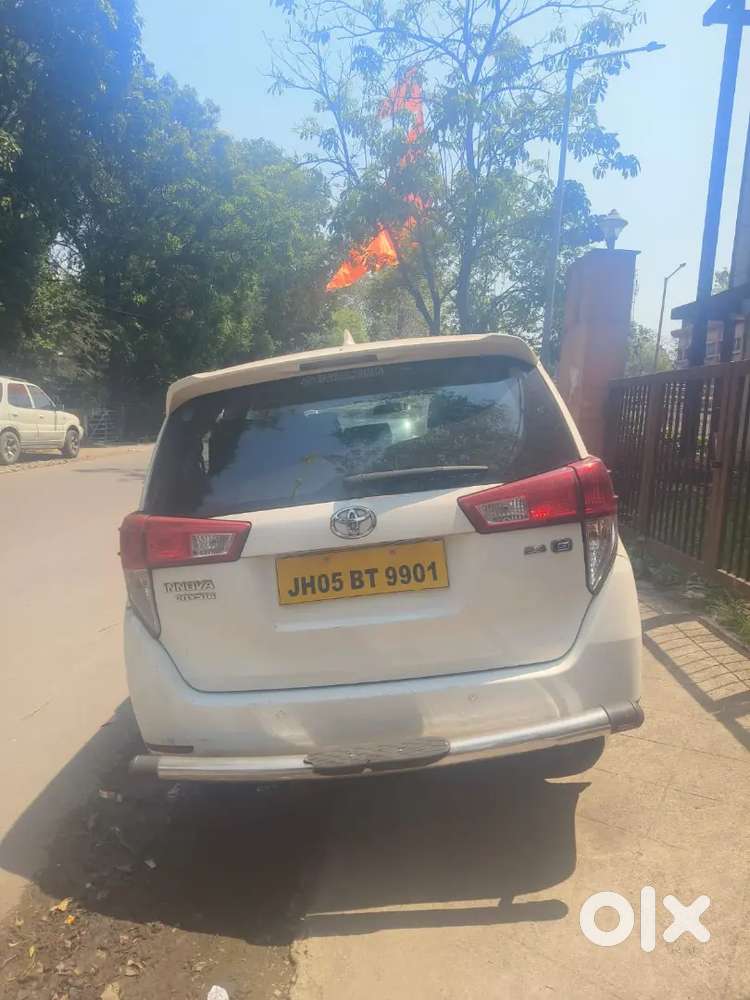 Toyota Innova Crysta 2016 Diesel 250000 Km Driven