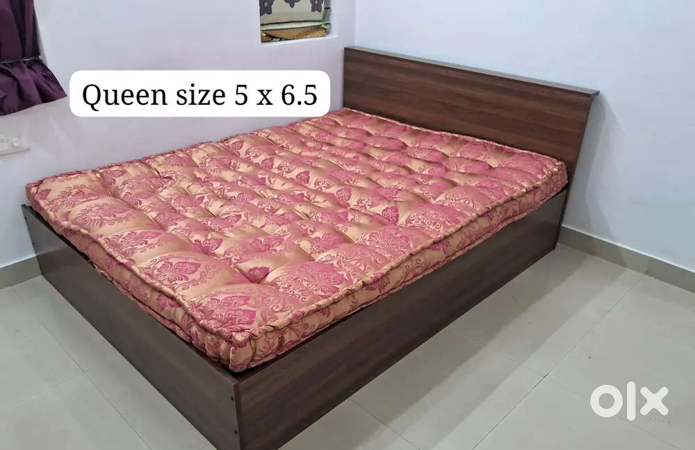 3 Cot with 4 mattress (Queen size and Large single)