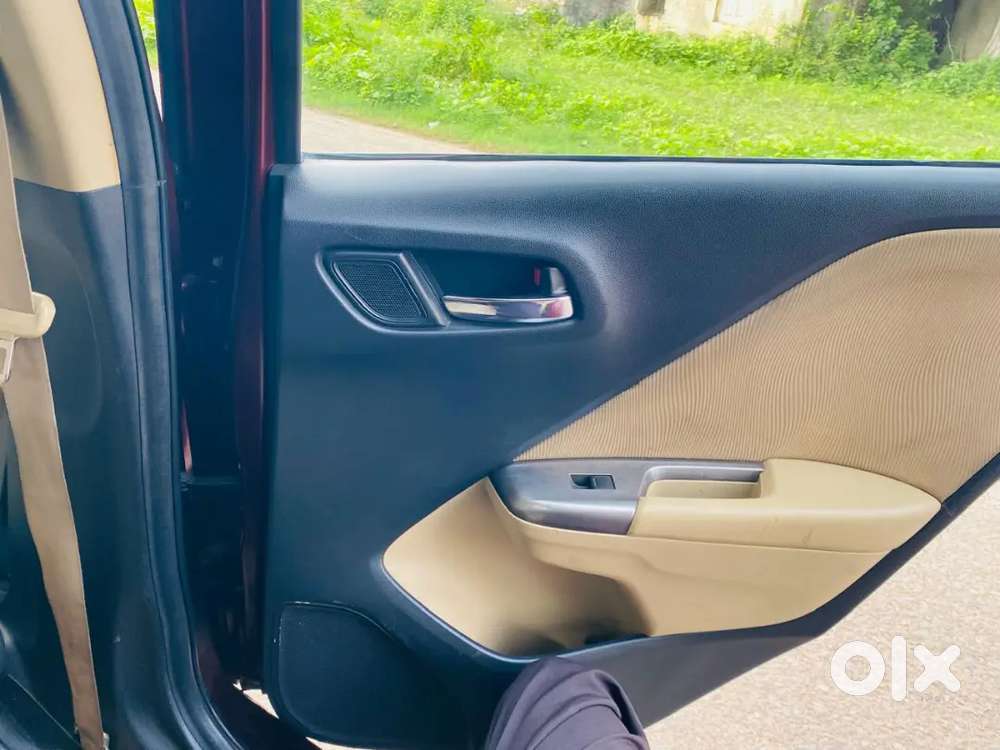 Honda City 1.5 V 2014