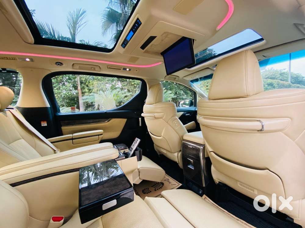 Toyota Vellfire Vip – Executive Lounge, 2022, Petrol