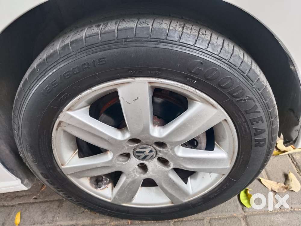 Volkswagen Vento 2010-2013 Petrol Highline, 2011, Petrol