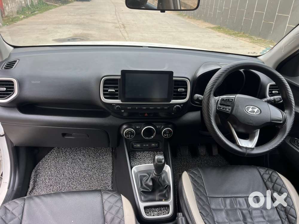 Hyundai Venue Petrol 2022