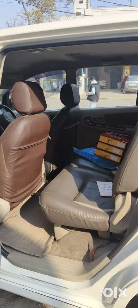 Toyota Innova 2014 Diesel Well Maintained