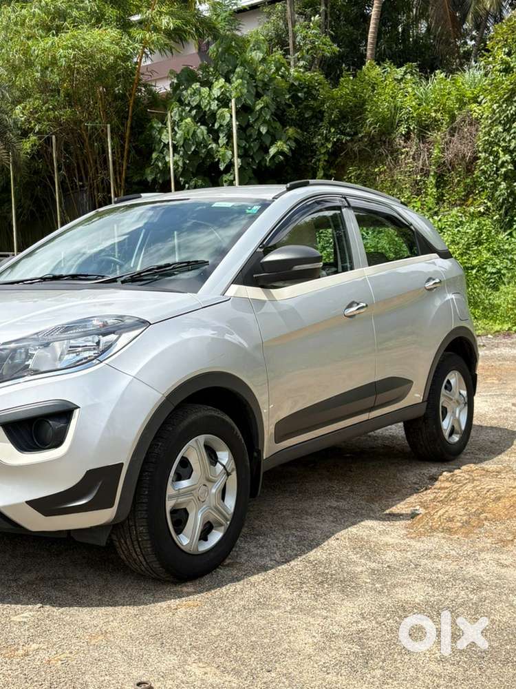 Nexon Petrol Automatic Look Like New