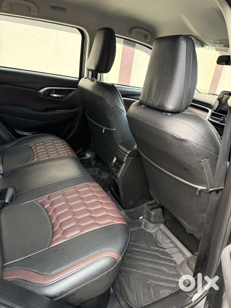 Maruti Suzuki Grand Vitara 1.5 Delta Smart Hybrid At, 2023, Petrol