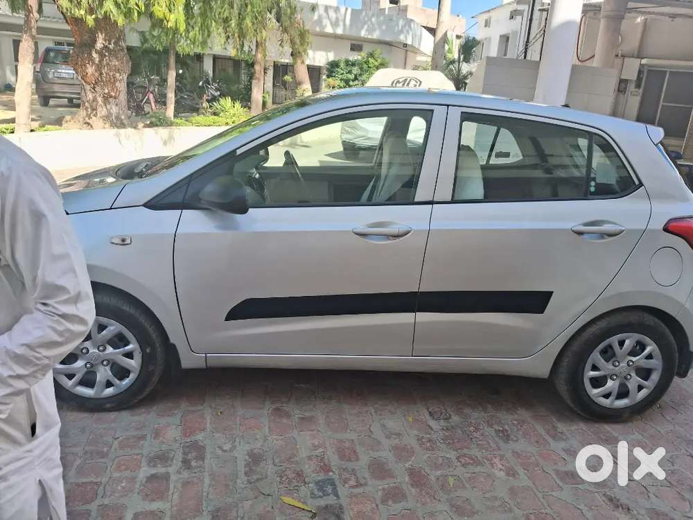 Hyundai Grand I10 2017 Petrol 60000 Km Driven