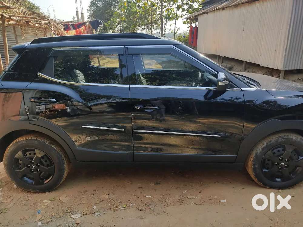 Mahindra Xuv 3xo 2025 Petrol Well Maintained