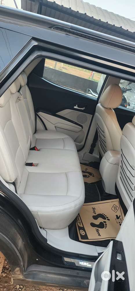 Mahindra Xuv300 2022 Diesel Well Maintained