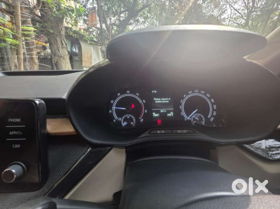 Skoda Slavia Style 1.0l Tsi Mt, 2023, Petrol