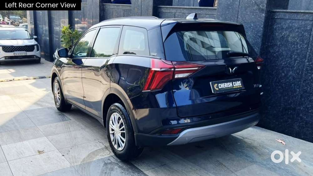 Mahindra Xuv700 Ax 3 Petrol Mt 5 Str (e), 2022, Petrol