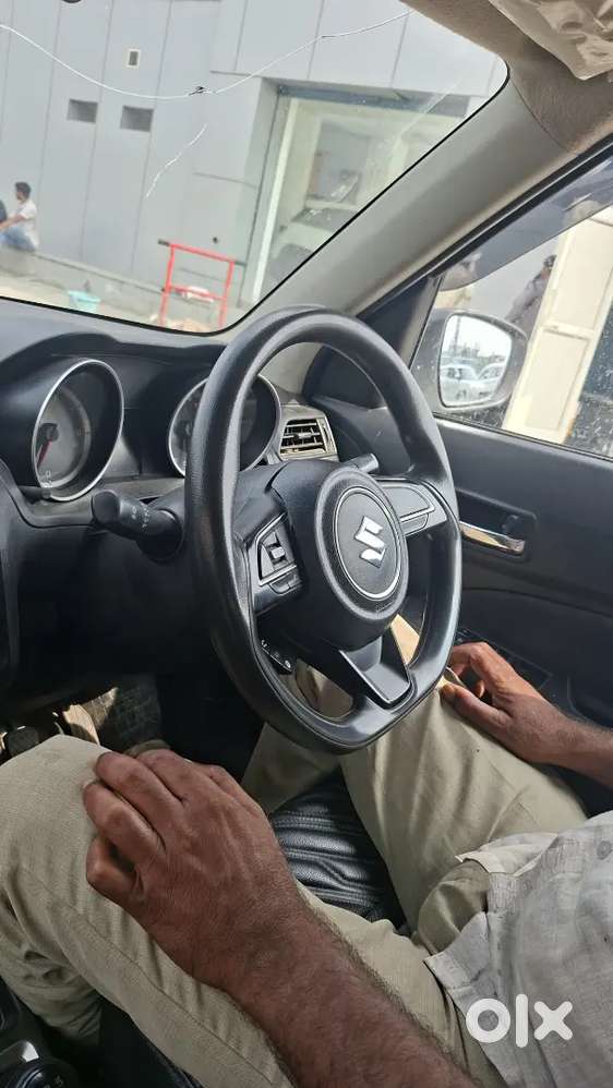 Maruti Suzuki Swift Vxi Patrol 2022