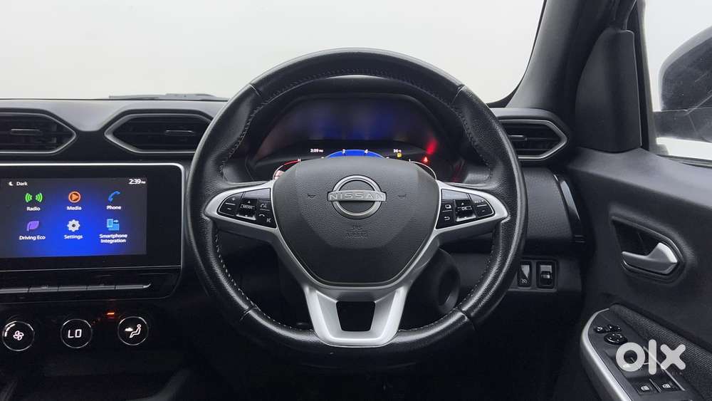 Nissan Magnite 1.0 Xv Premium, 2023, Petrol