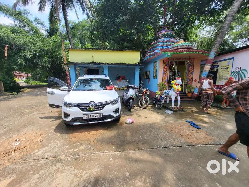 Well Maintained, Fully Feature Loaded With Alloy Wheel