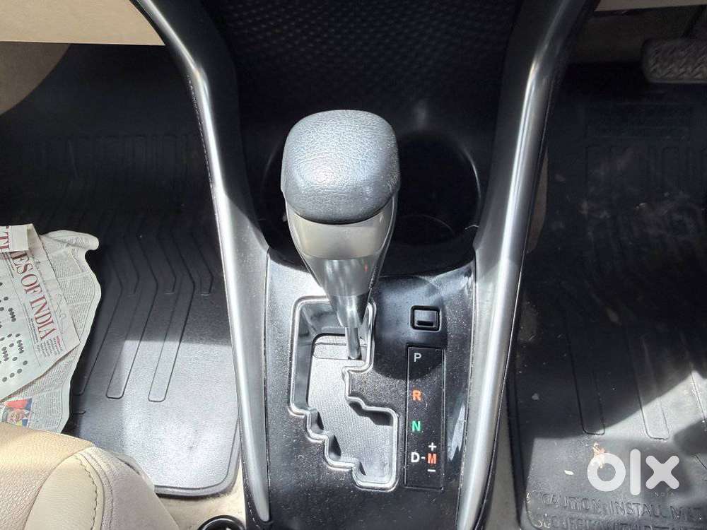 Toyota Yaris V Cvt, 2019, Petrol