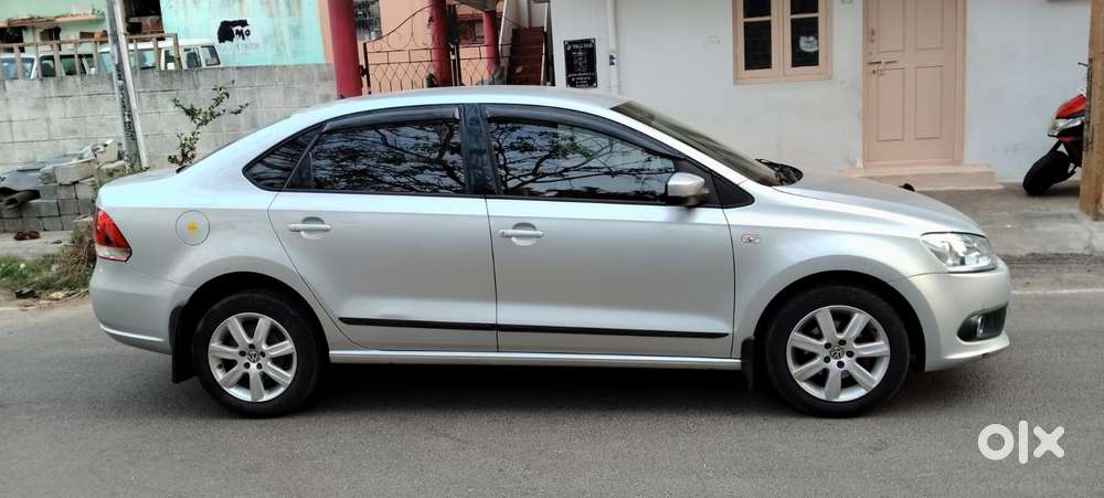 Volkswagen Vento 2010-2013 Petrol Highline, 2011, Petrol