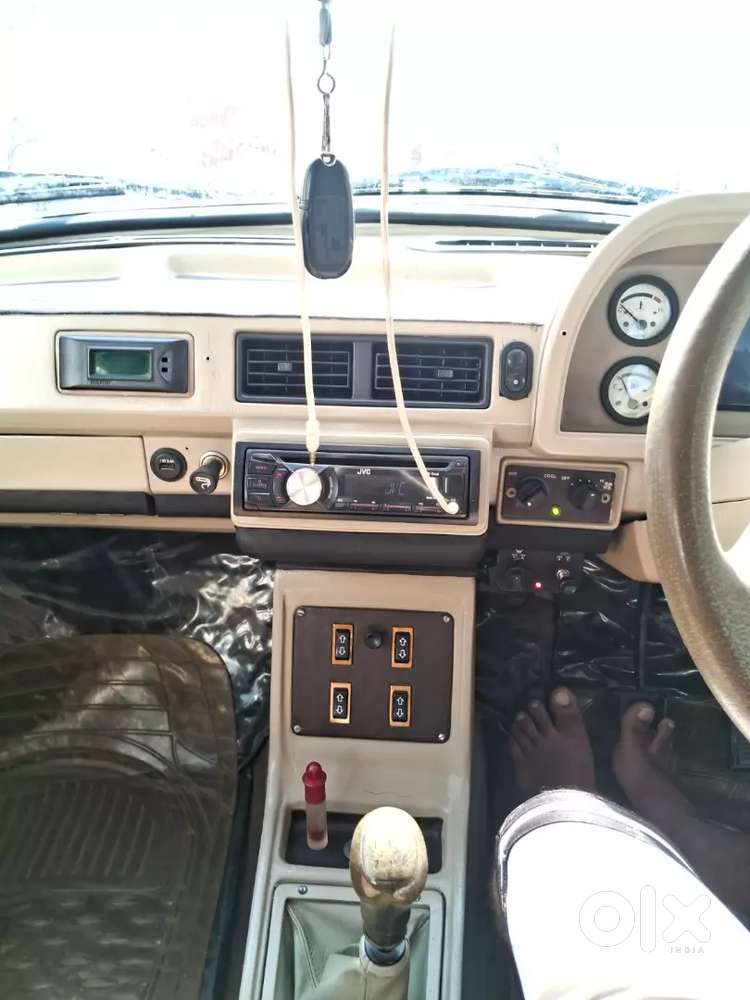 Ambassador Ambassador 2013 Diesel 143 Km Driven