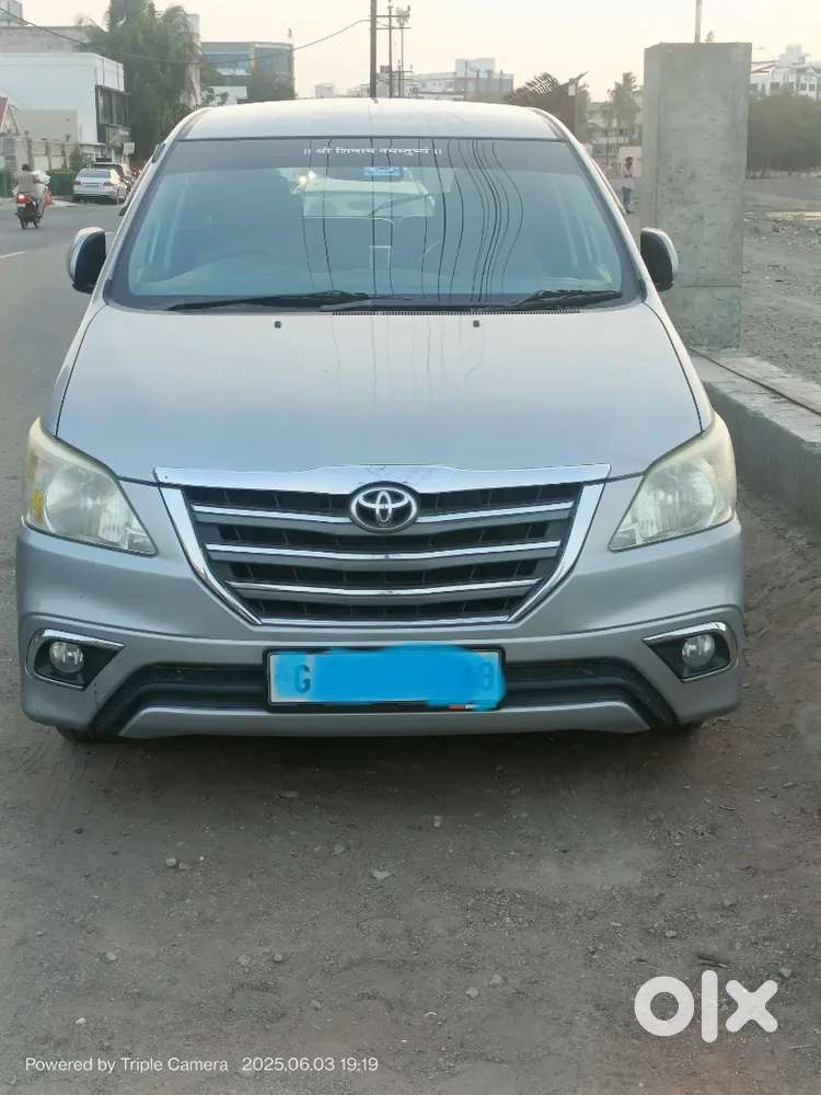 Toyota Innova 2015