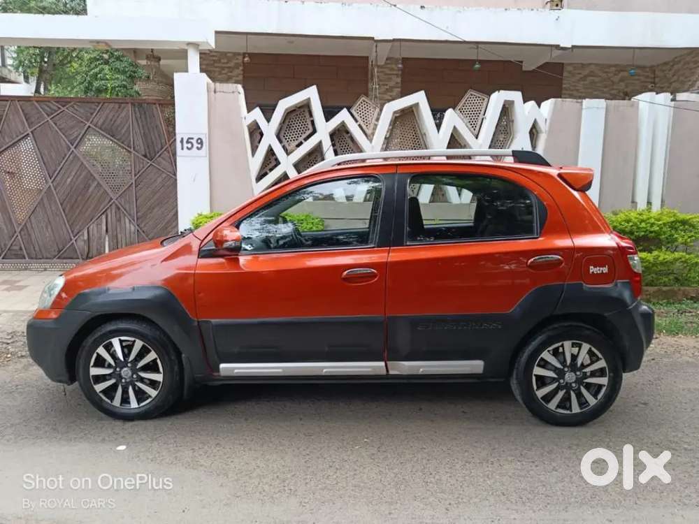 Toyota Etios Cross 1.5 V 2014
