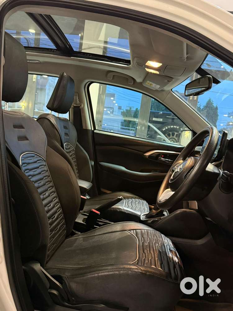 Maruti Suzuki Grand Vitara 1.5 Zeta Plus Intelligent Hybrid Ecvt, 20..