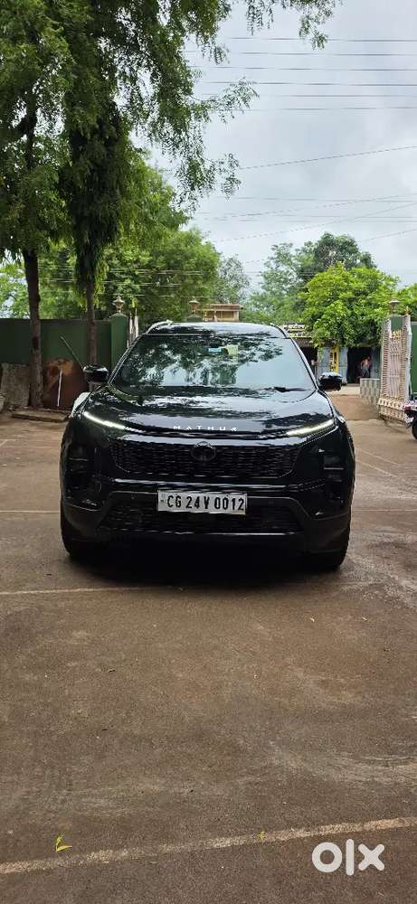 Tata Safari Dark Edition At 2025