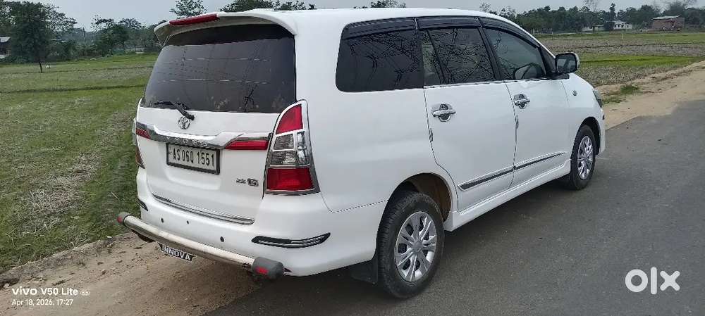 Toyota Innova 2015