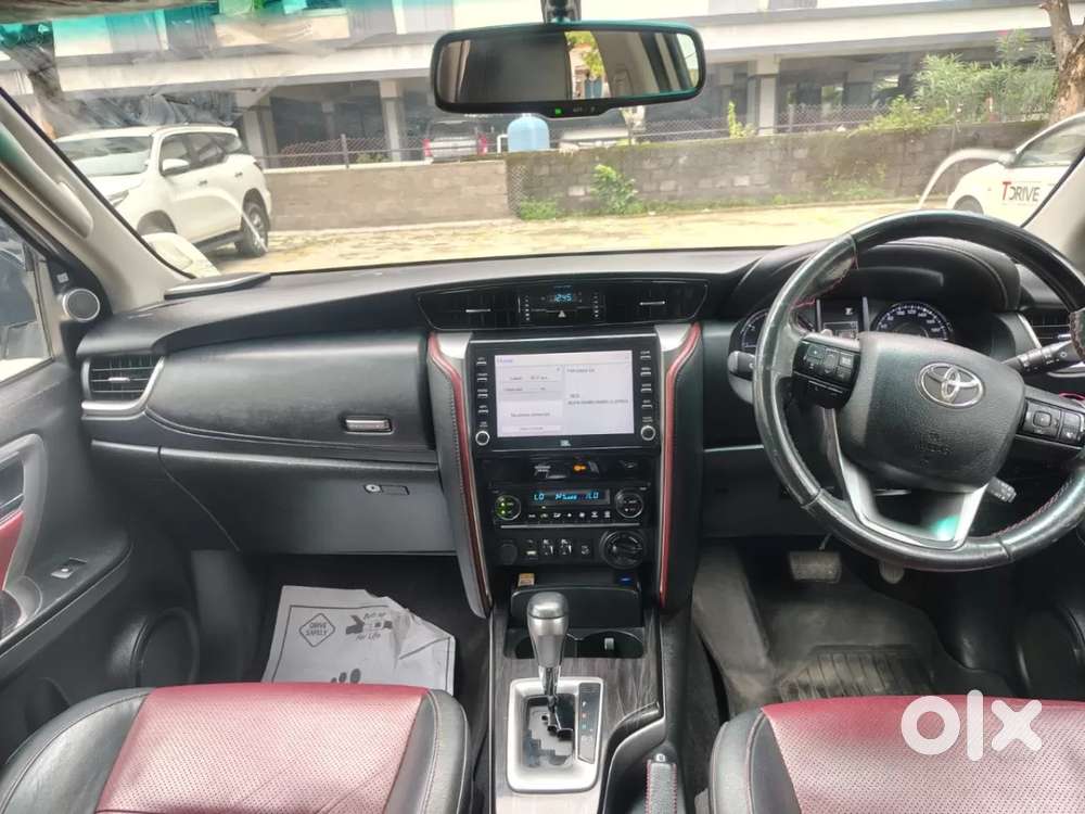 Toyota Fortuner Legender, 2022, Diesel
