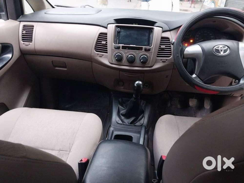 Toyota Innova 2.5 G (diesel) 8 Seater, 2015, Diesel