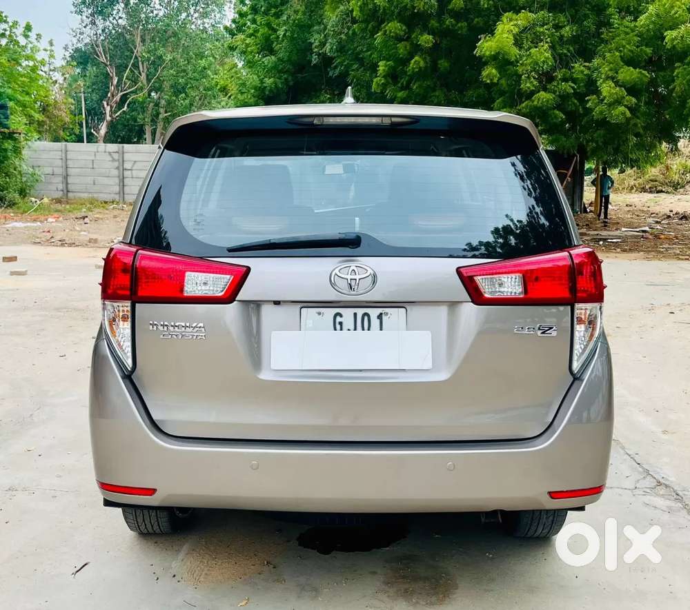 Toyota Innova Crysta 2.8 Zx At 7 Seater, 2016, Diesel