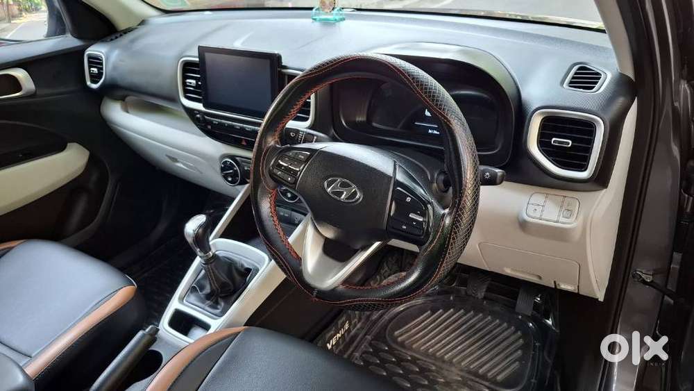 Hyundai Venue 1.2 S (o), 2022, Petrol