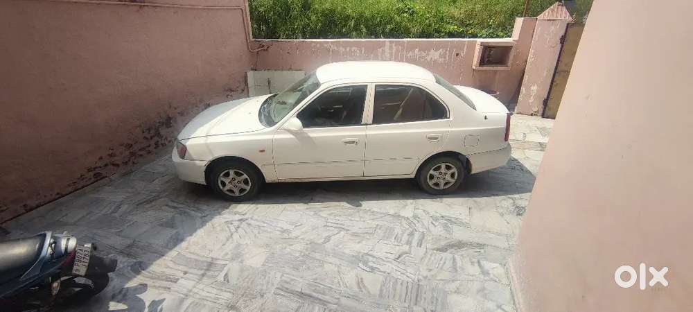 Hyundai Accent Petrol Manual 2010