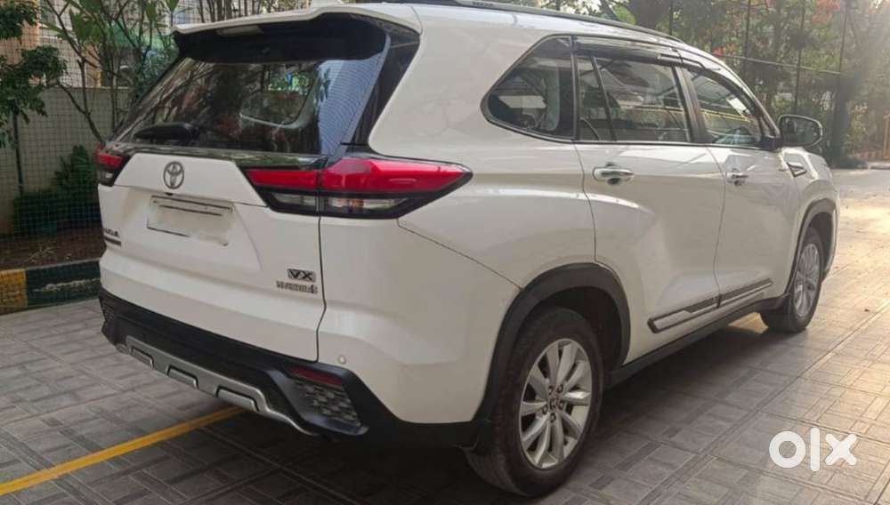 Toyota Innova Hycross 2.0 Vx Hybrid 7 Str, 2023, Petrol