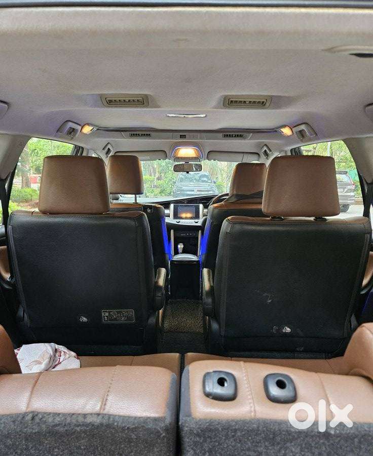 Toyota Innova Crysta 2.8z Automatic, 2016, Diesel