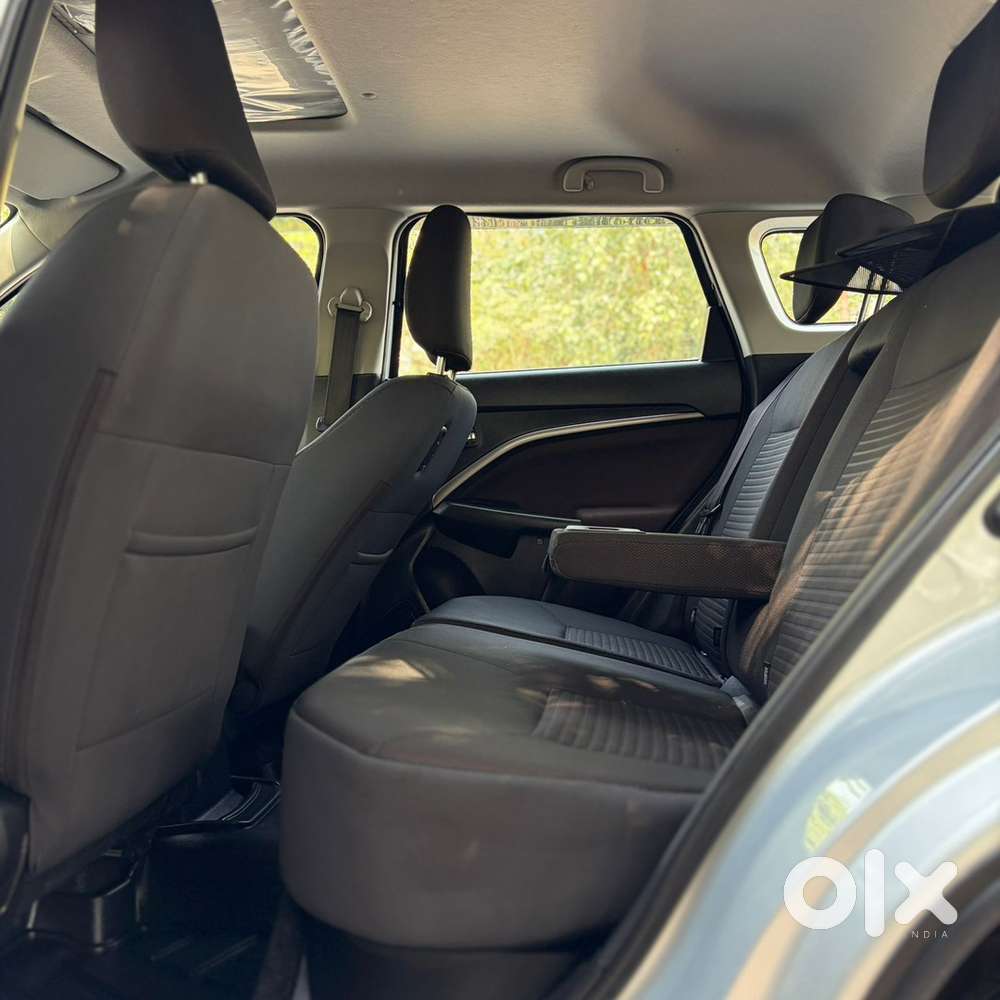 1st Owner 2023 Maruti Suzuki Brezza 1.5 Zxi Sunroof Manual