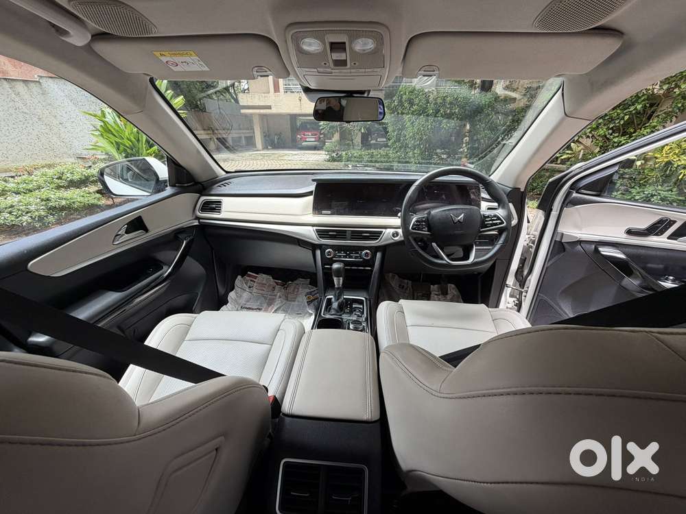Mahindra Xuv700 2.2 Ax 7 Diesel At Luxury Pack Str, 2023, Diesel