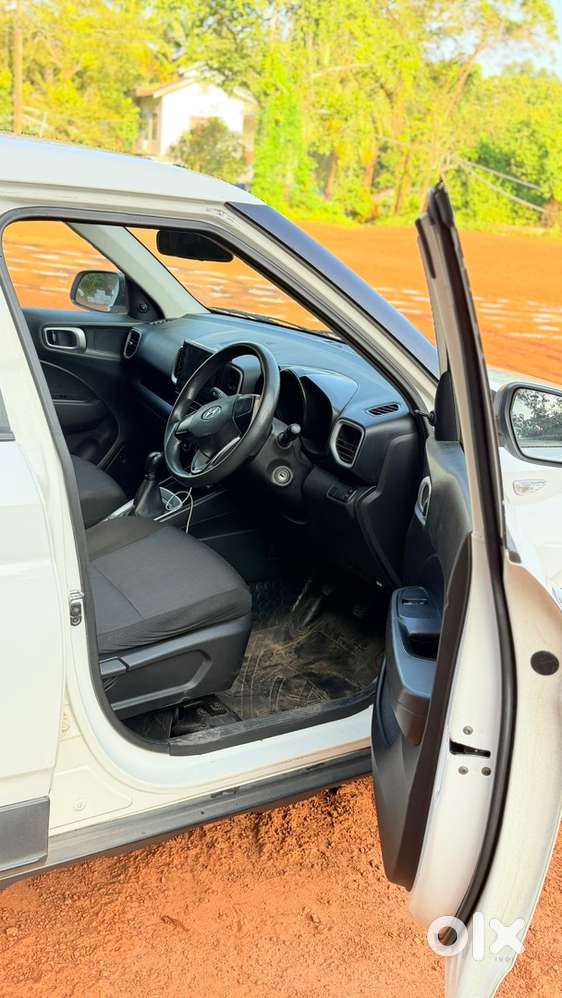 Hyundai Venue Petrol Manual 2019