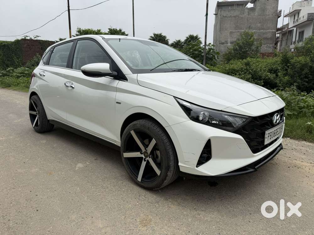 Hyundai New I20 1.2 Asta (o) Ivt, 2023, Petrol