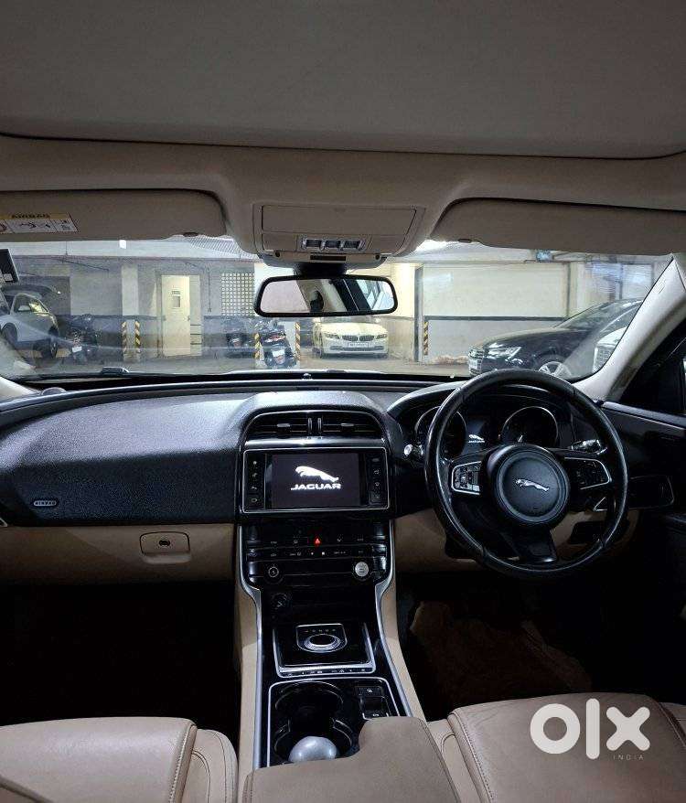 Jaguar Xe Portfolio, 2016, Petrol