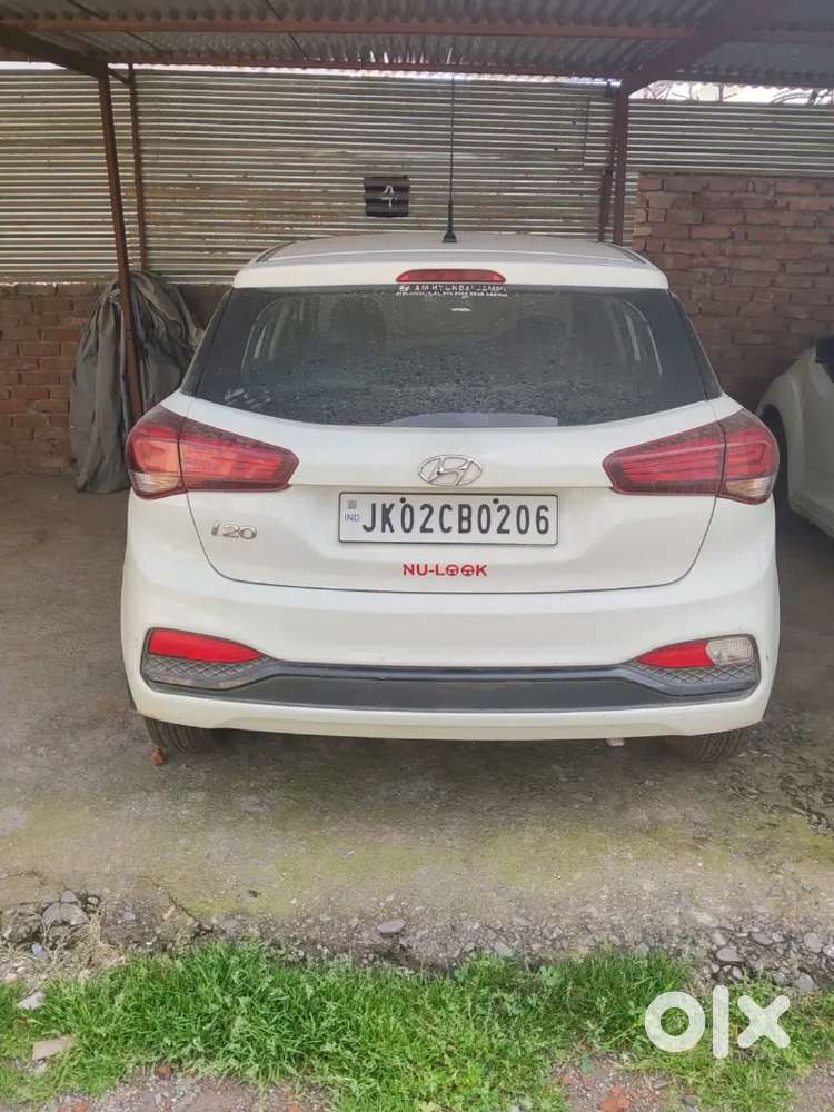 Hyundai I20 Magna Petrol White