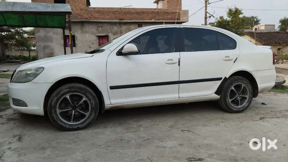 Skoda Laura Active Tsi 2011