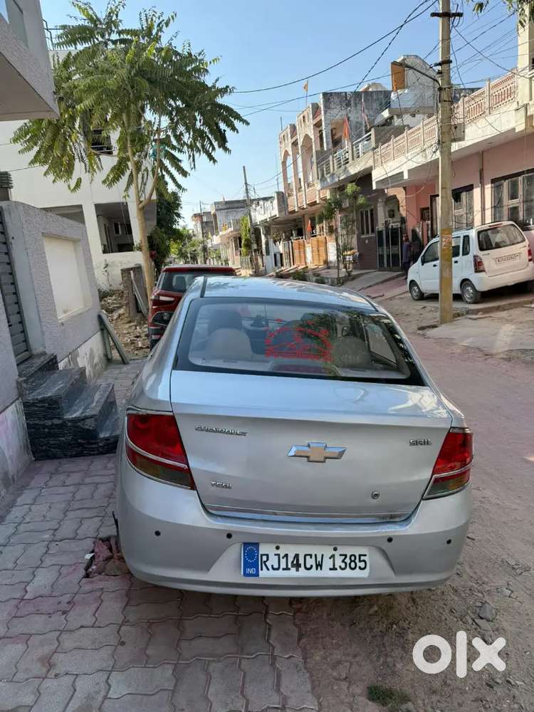 गाड़ी बेच रहा हूं