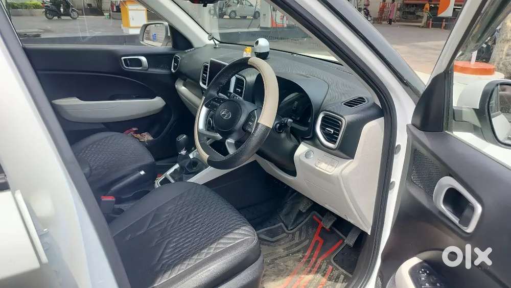 Hyundai Venue 2024 Petrol 11000 Km Driven
