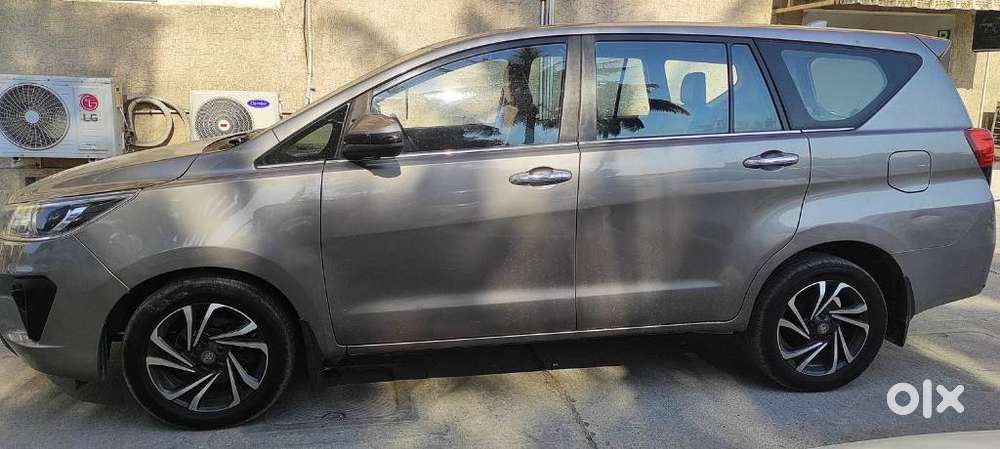 Toyota Innova Crysta 2.8z Automatic, 2016, Diesel