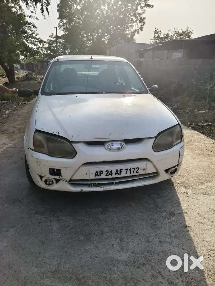 Ford Ikon 2010