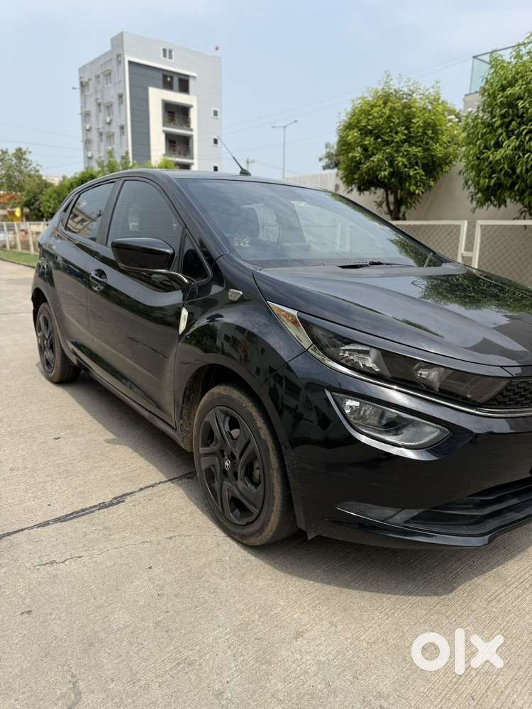 Tata Altroz 1.2 Xta Petrol Dct, 2023, Petrol