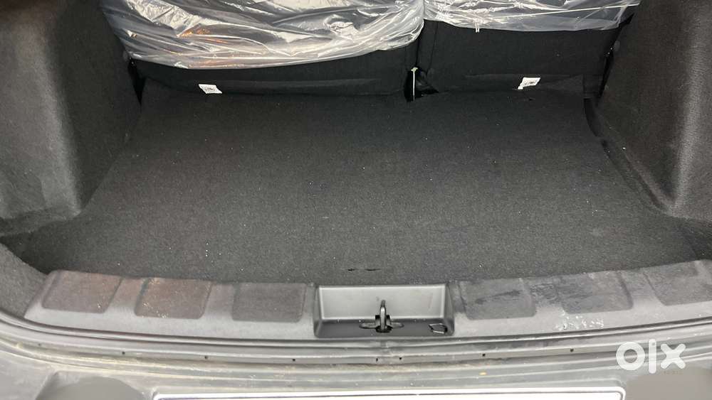 Tata Nexon Pure (s) 1.2 Petrol 6amt, 2025, Petrol