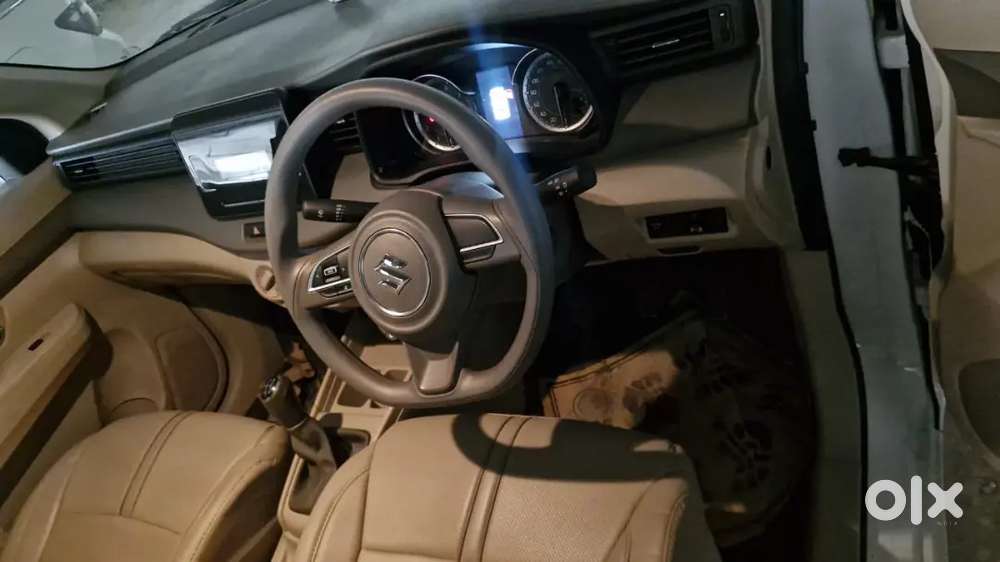 Maruti Suzuki Ertiga 2025 Vxi  Cng