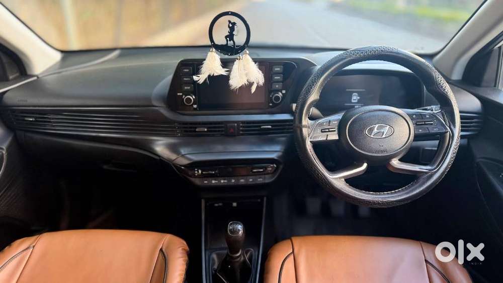 Hyundai I20 Sportz 1.2 Mt Dual Tone, 2023, Petrol