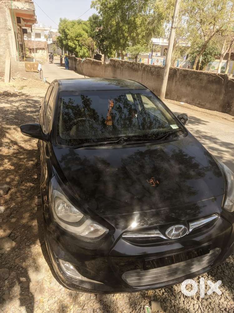 Hyundai Fluidic Verna 2011 Mh Passing